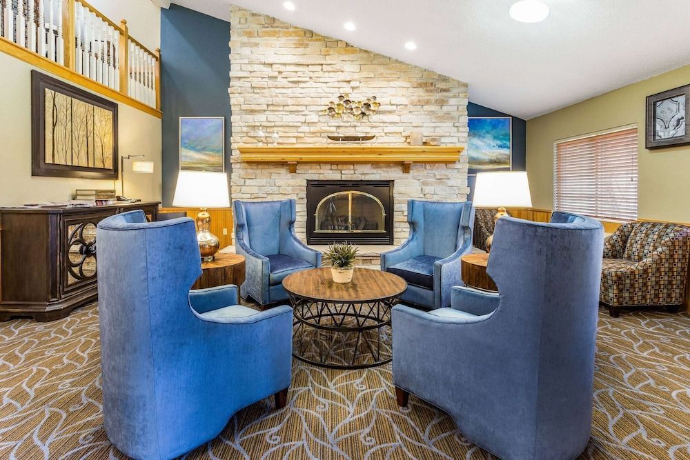 AmericInn by Wyndham Hotel and Suites Long Lake 2