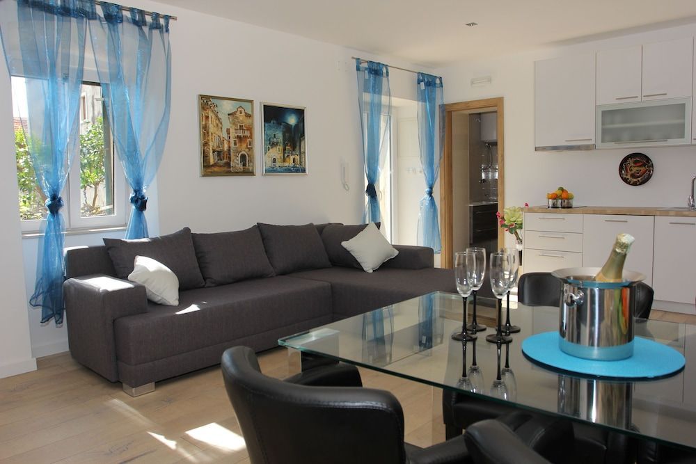 Apartment House Vitaic 1