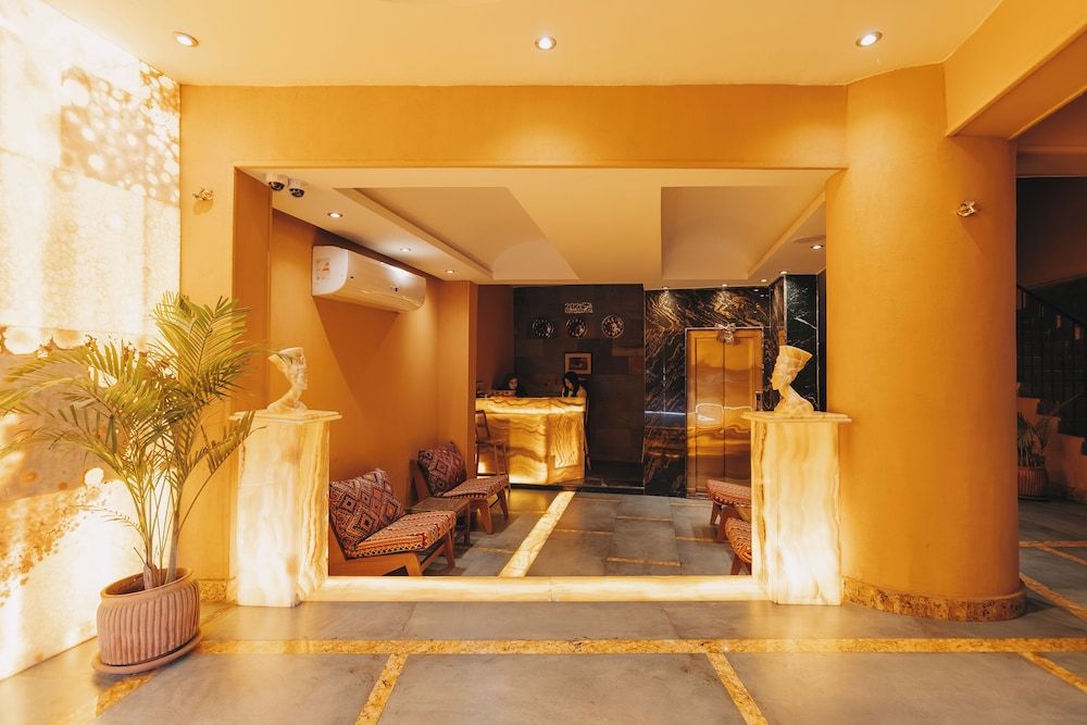 BrassAlmas Pyramids Hotel 2