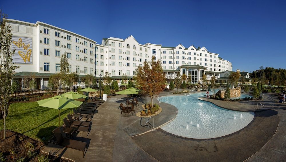 Dollywood's DreamMore Resort and Spa 1