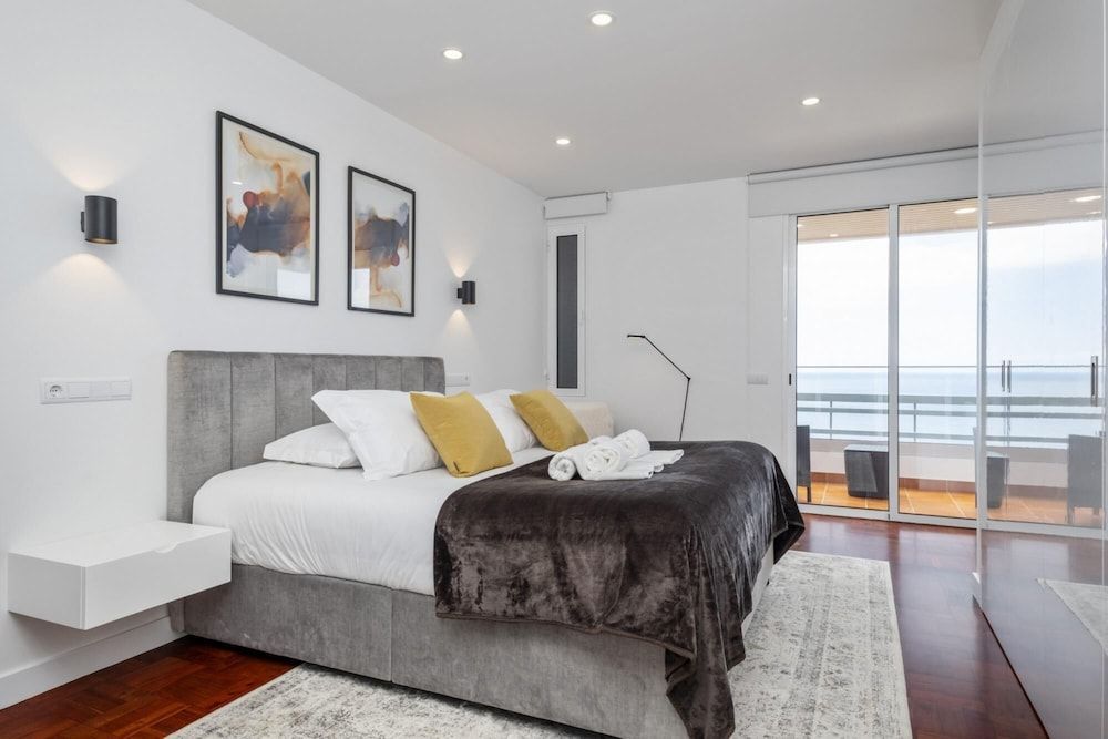 Lido Sunrise Apartment by Homie 2
