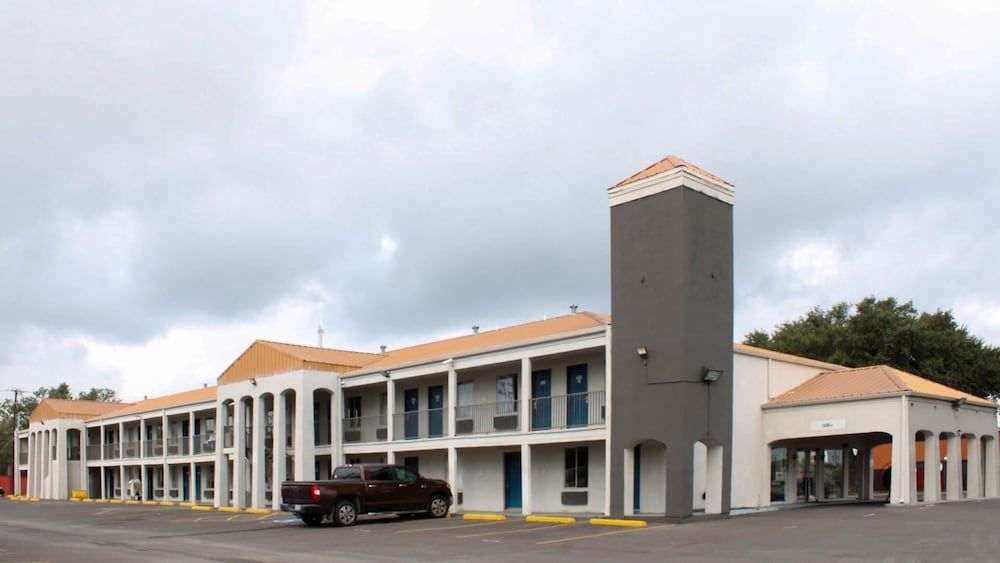 Motel 6-Round Rock, TX 1