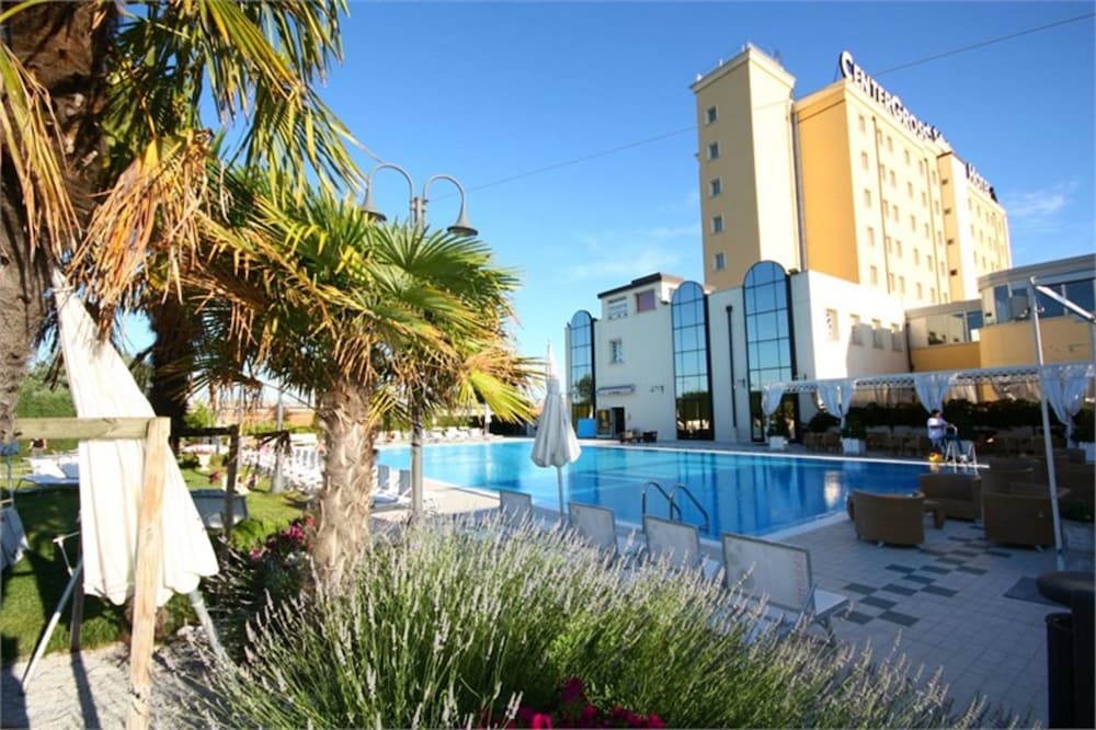 Hotel & Meeting Centergross 1
