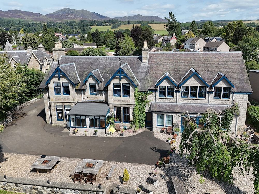 Rosemount Hotel 1