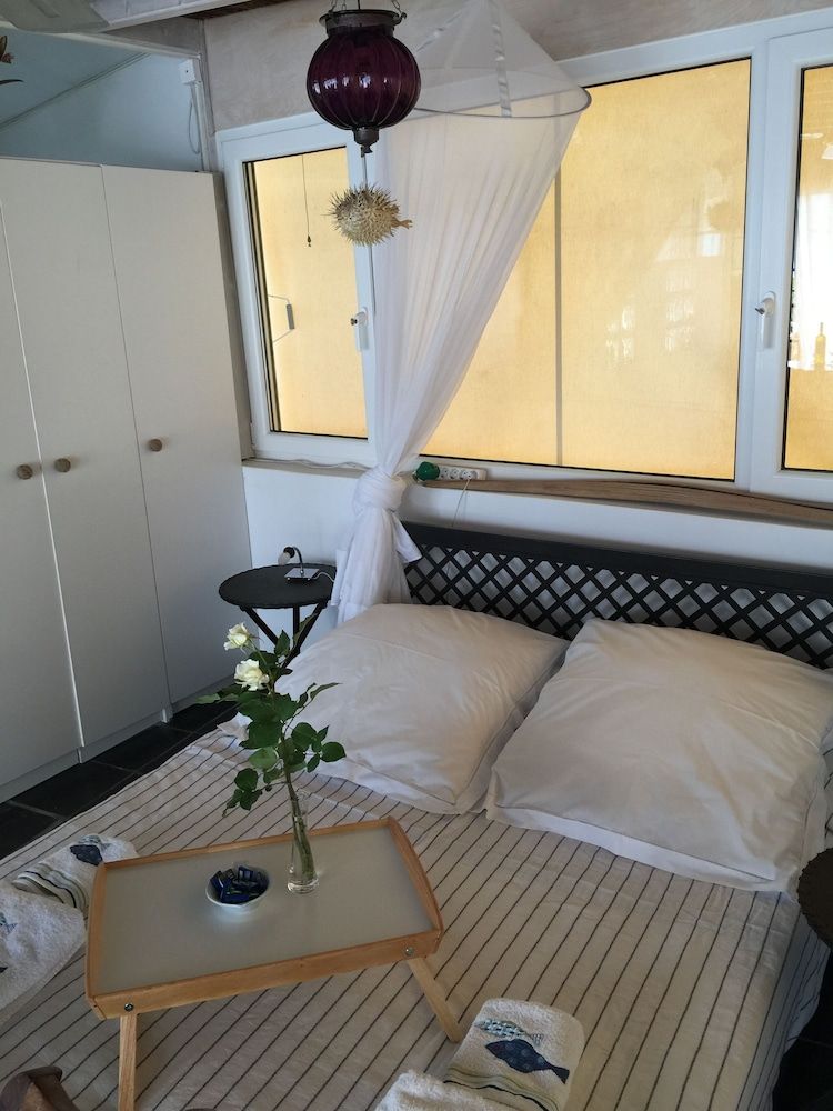Roditses Beach Sea Front Apartments 2
