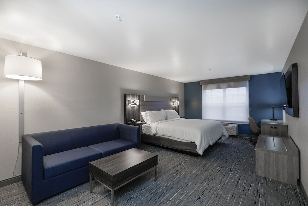 Holiday Inn Express & Suites ZION by IHG 1