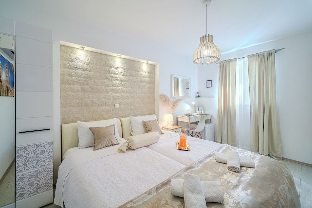 Rooms and apartments Paese 2