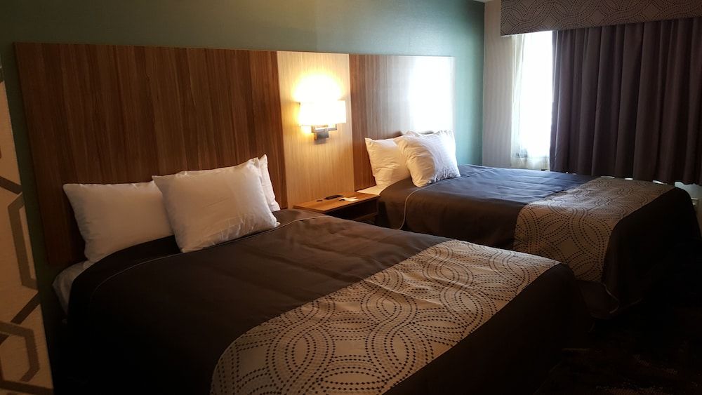 AArtpark Hotel Inn at Lewsiton 1