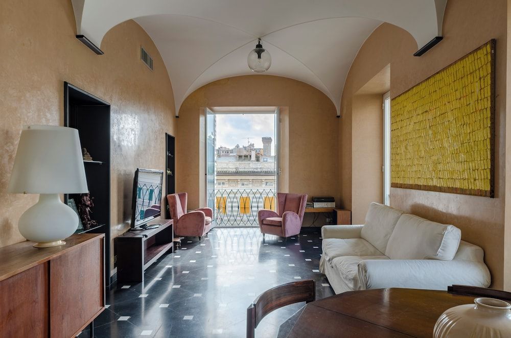 JOIVY Exclusive Flat for 7 near Cathedral of Genoa 1