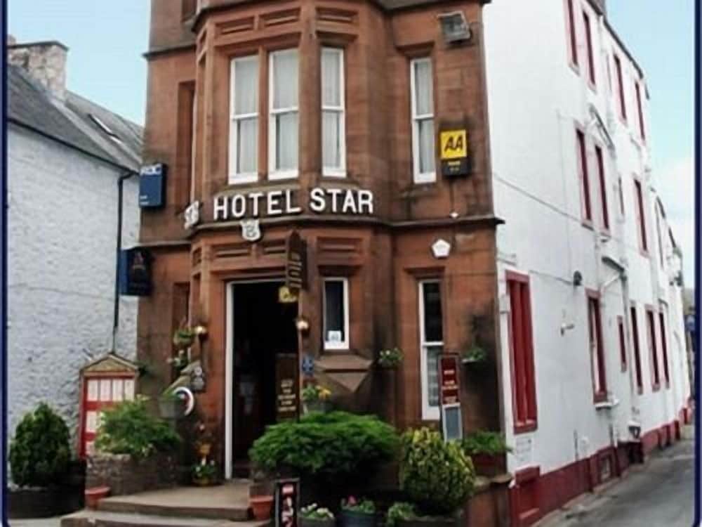 The Famous Star Hotel Moffat 1