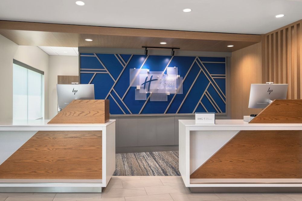 Holiday Inn Express & Suites Buford - Mall of Georgia by IHG 1