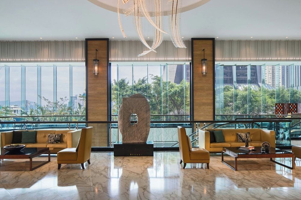 Renaissance Hong Kong Harbour View Hotel 2