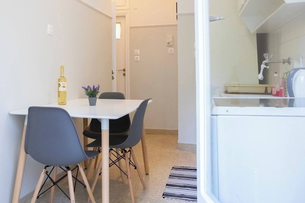 Athens Apartment 1-min Walk to Kato Patissia Metro 1