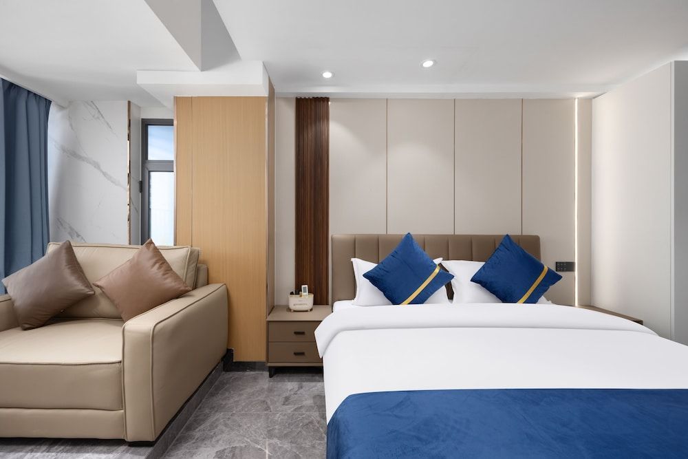 Weekend International Apartment 2