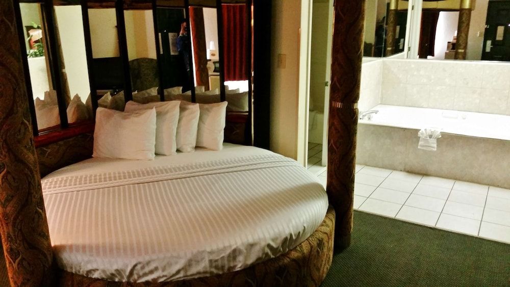 Country Hearth Inn & Suites Augusta 1