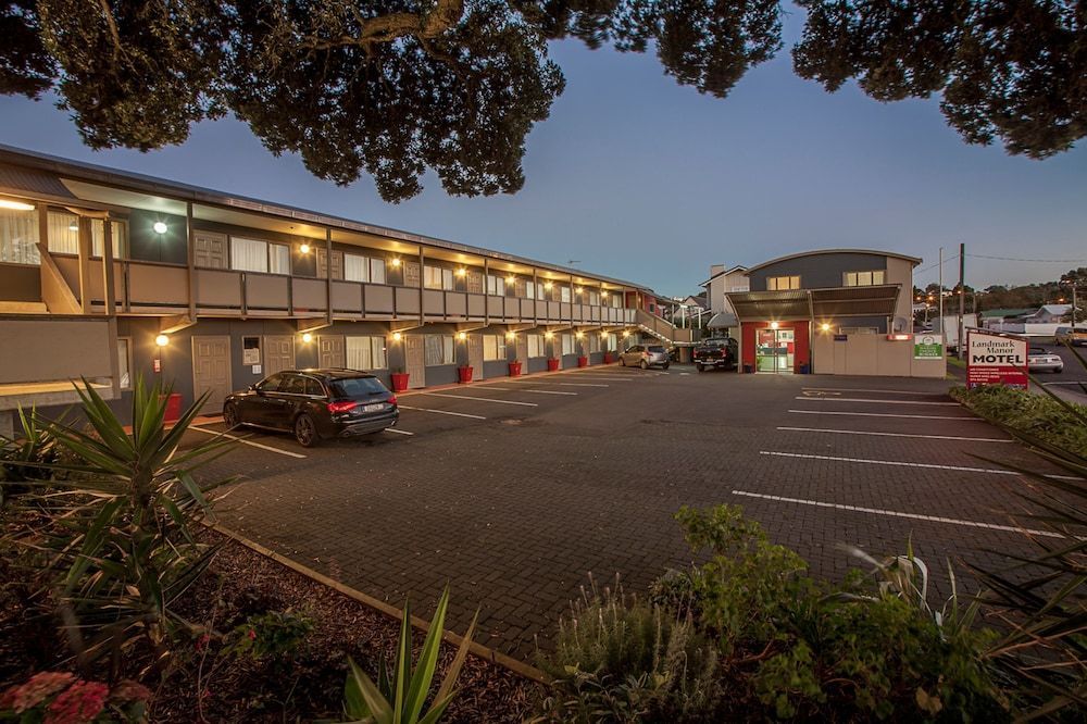 Landmark Manor Motel 1