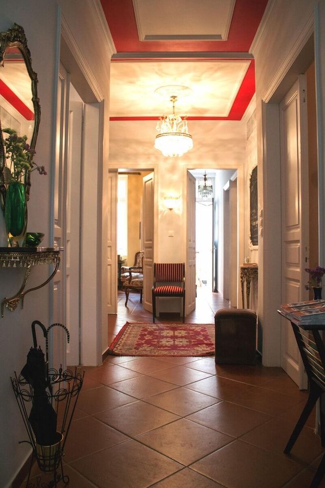 Athens Quinta 2