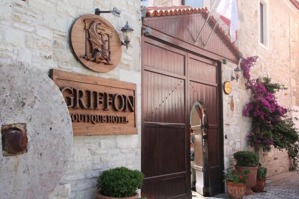 Griffon Hotel 1