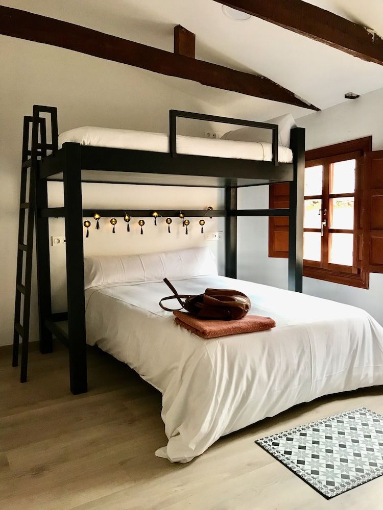 Quartier Leon Hostel Jabalquinto 2