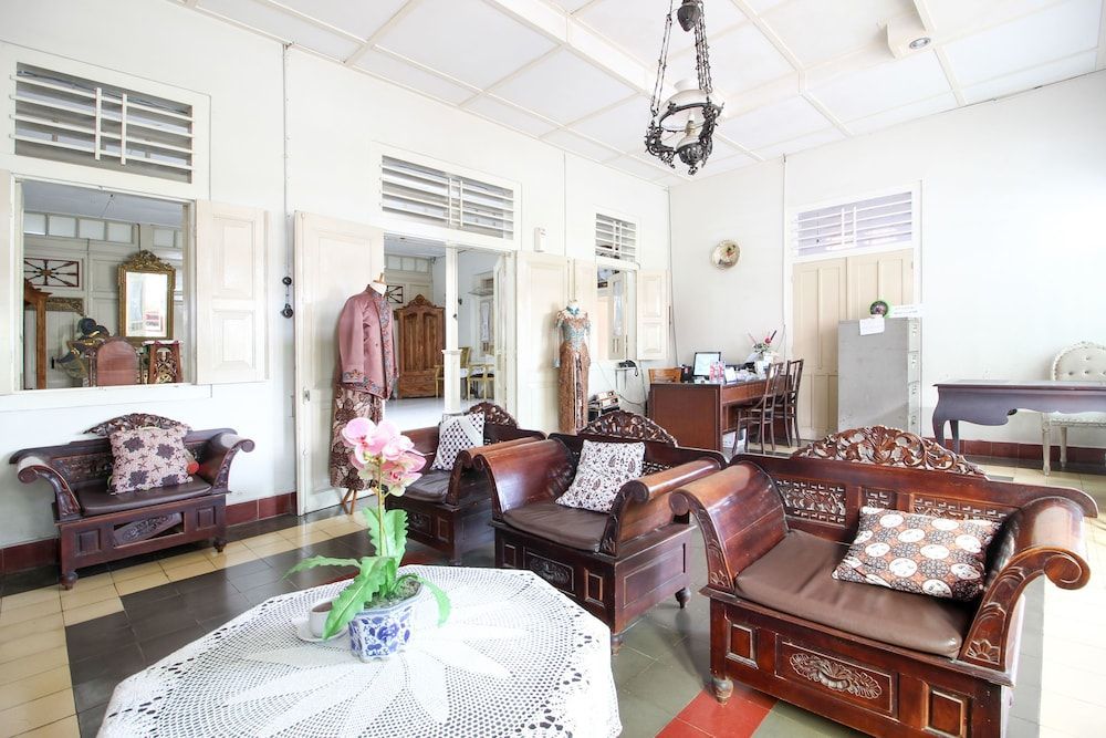 Reddoorz Syariah near Wijilan Yogyakarta 2