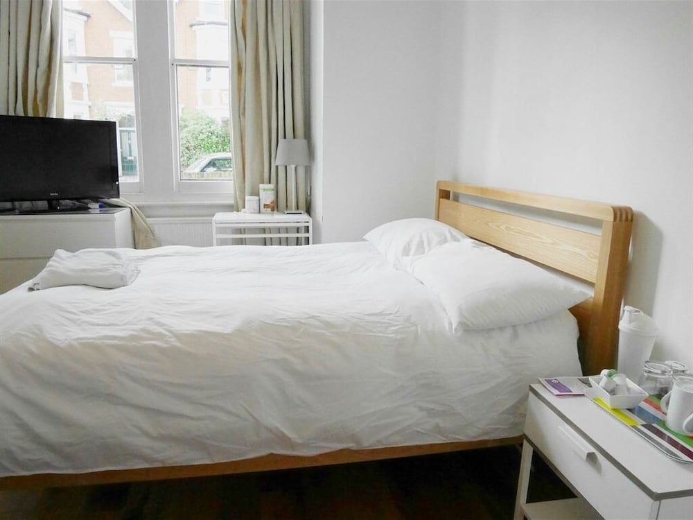 Kew Studios and Rooms 2