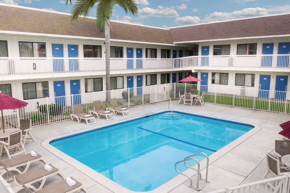 Motel 6-Pismo Beach, CA 1