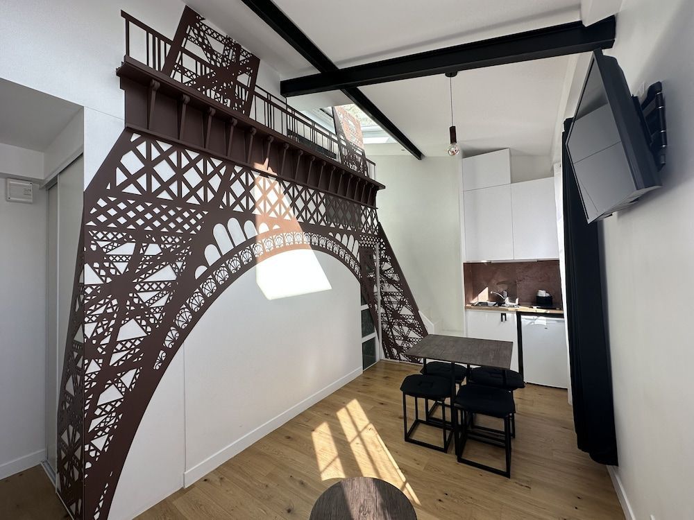 Beatrice et Emmanuel Meublé Eiffel 1