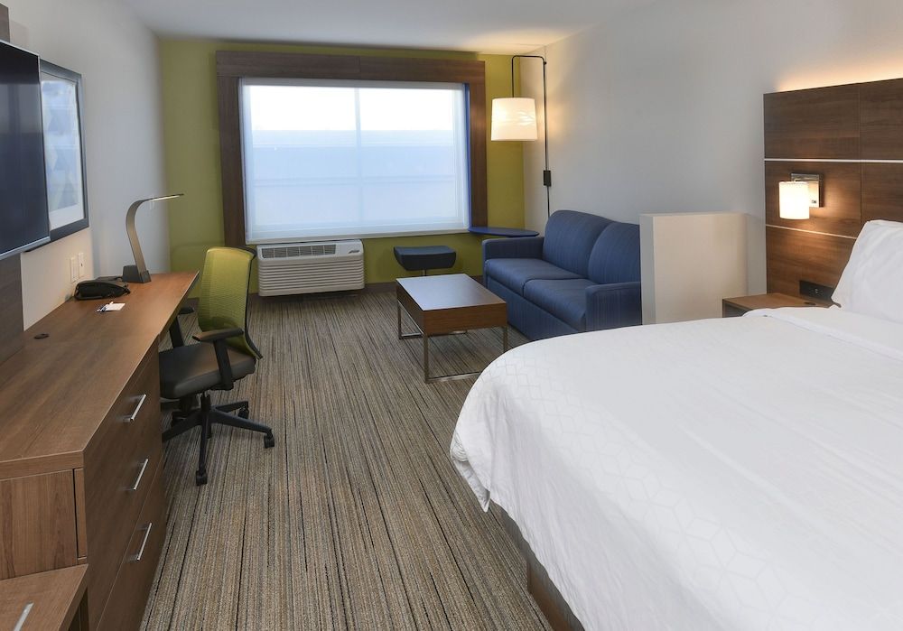 Holiday Inn Express & Suites MADISONVILLE by IHG 1
