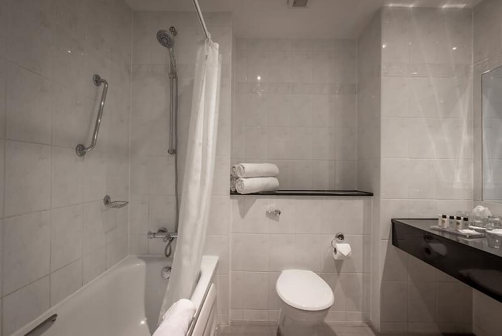 Hotel Woodstock Ennis 2
