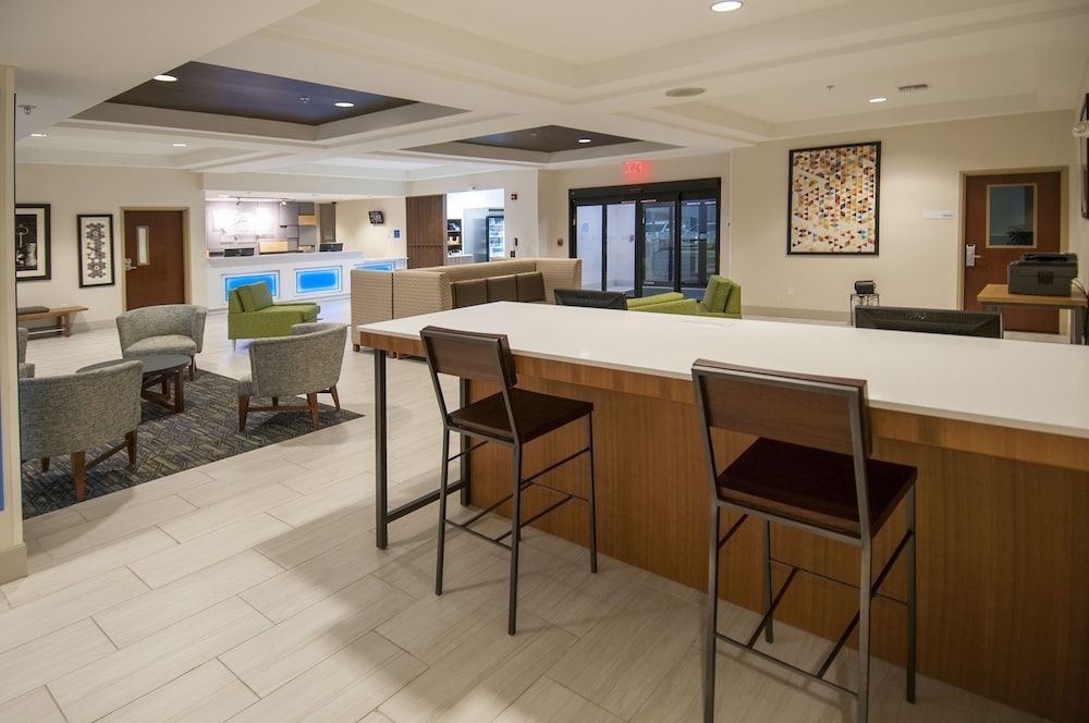 Holiday Inn Express & Suites BILOXI- OCEAN SPRINGS by IHG 2