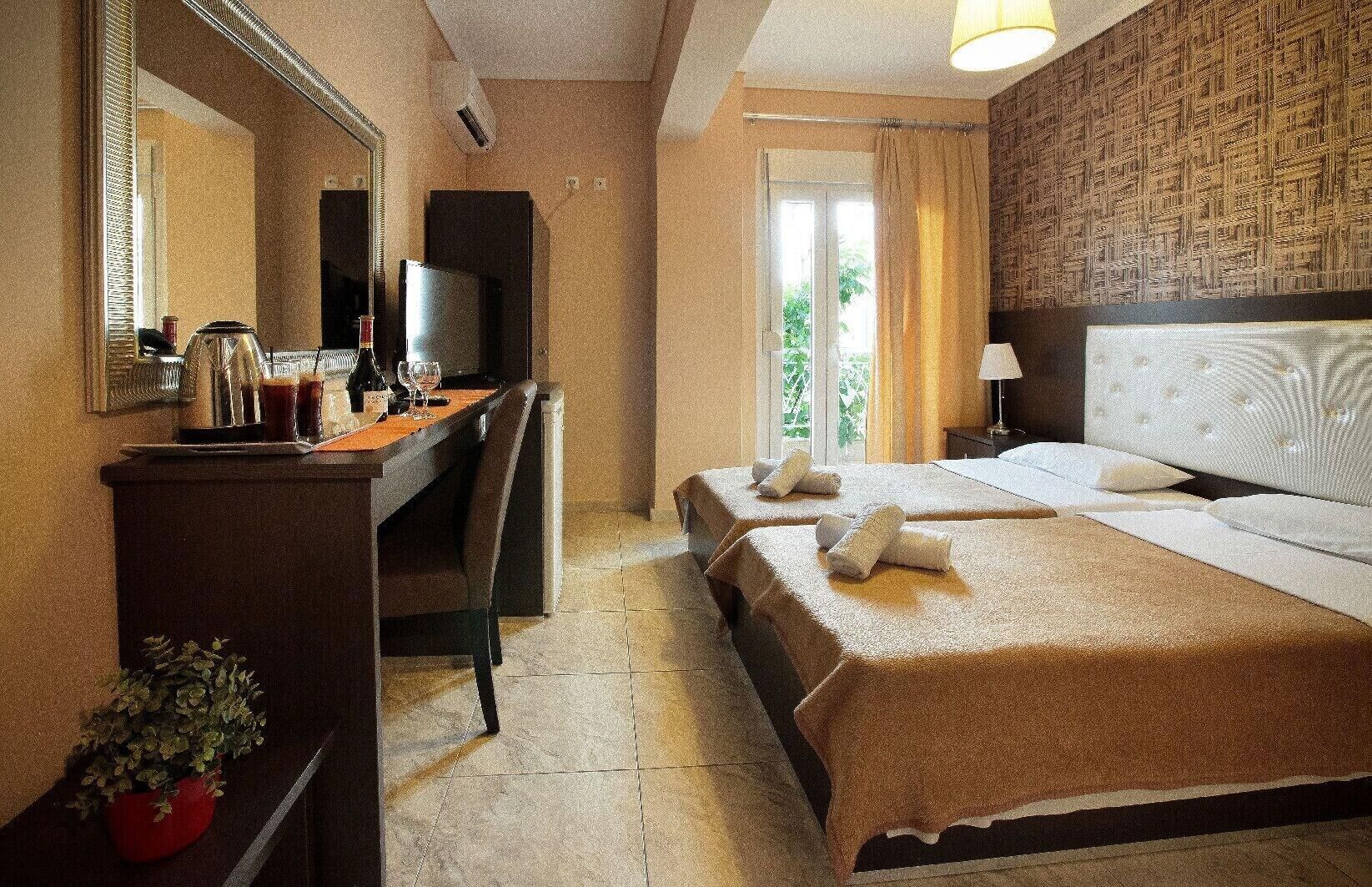 Hotel Epavli 1