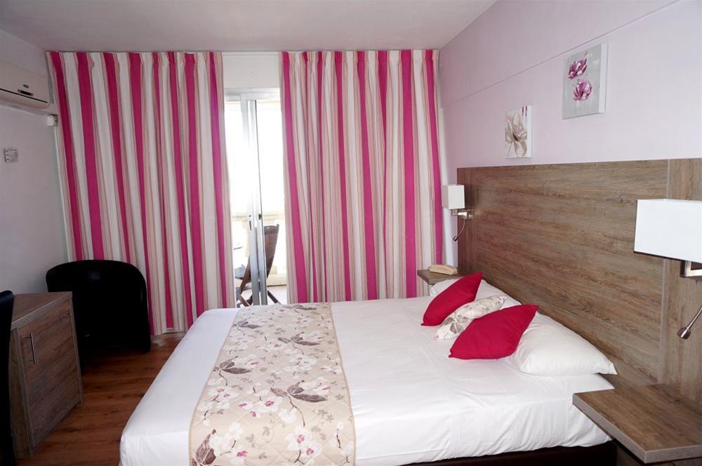 Logis Hotel Le Col De L'ange 2