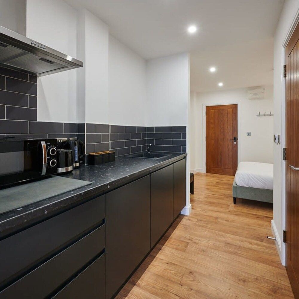 Host & Stay Standard Room, Sevenstay Apartments 2
