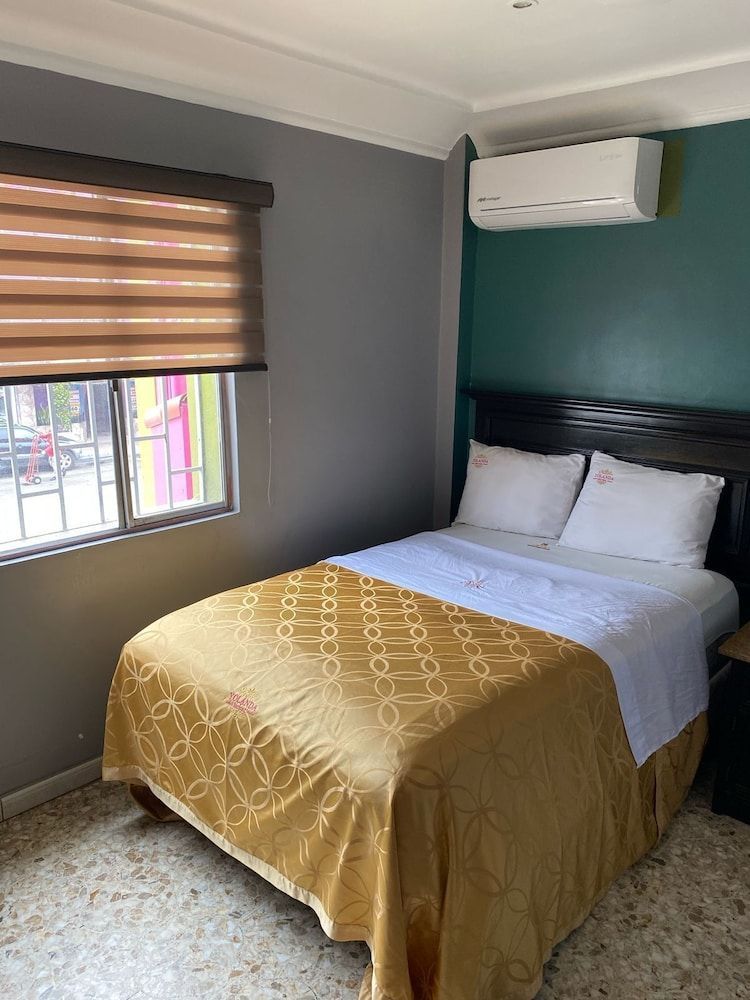 Hotel Yolanda 2
