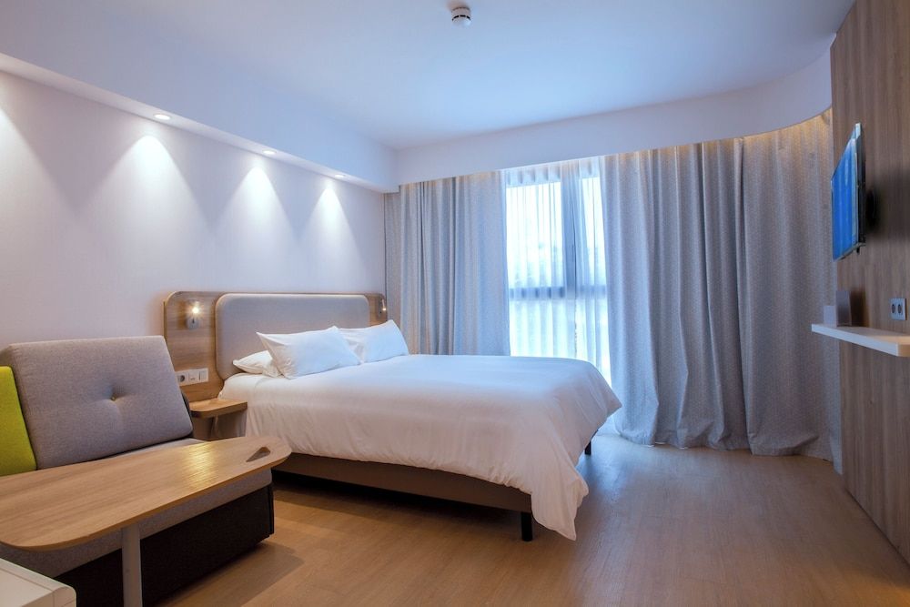 Holiday Inn Express & Suites Barcelona - Sabadell by IHG 2