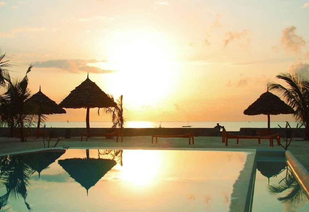 Nur Beach Hotel 1