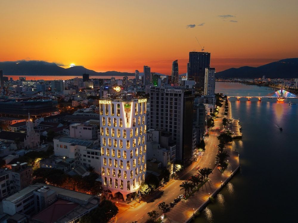 HAIAN Riverfront Hotel Da Nang 1