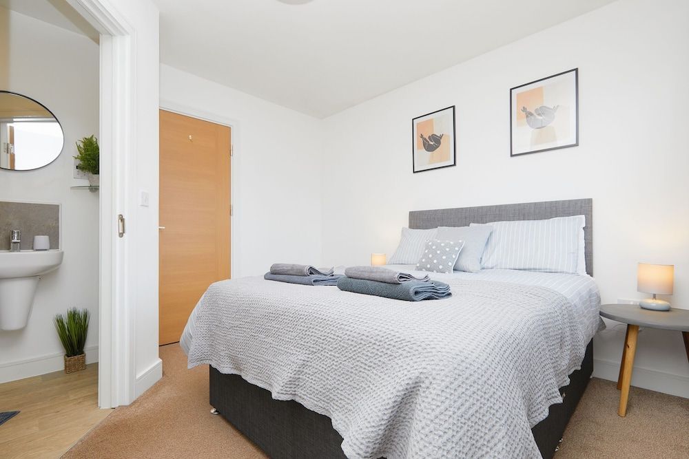 Derby 2 Bed House 3 Min Walk to Hospital 2
