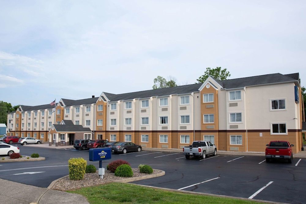 Microtel Inn & Suites by Wyndham Charleston 1