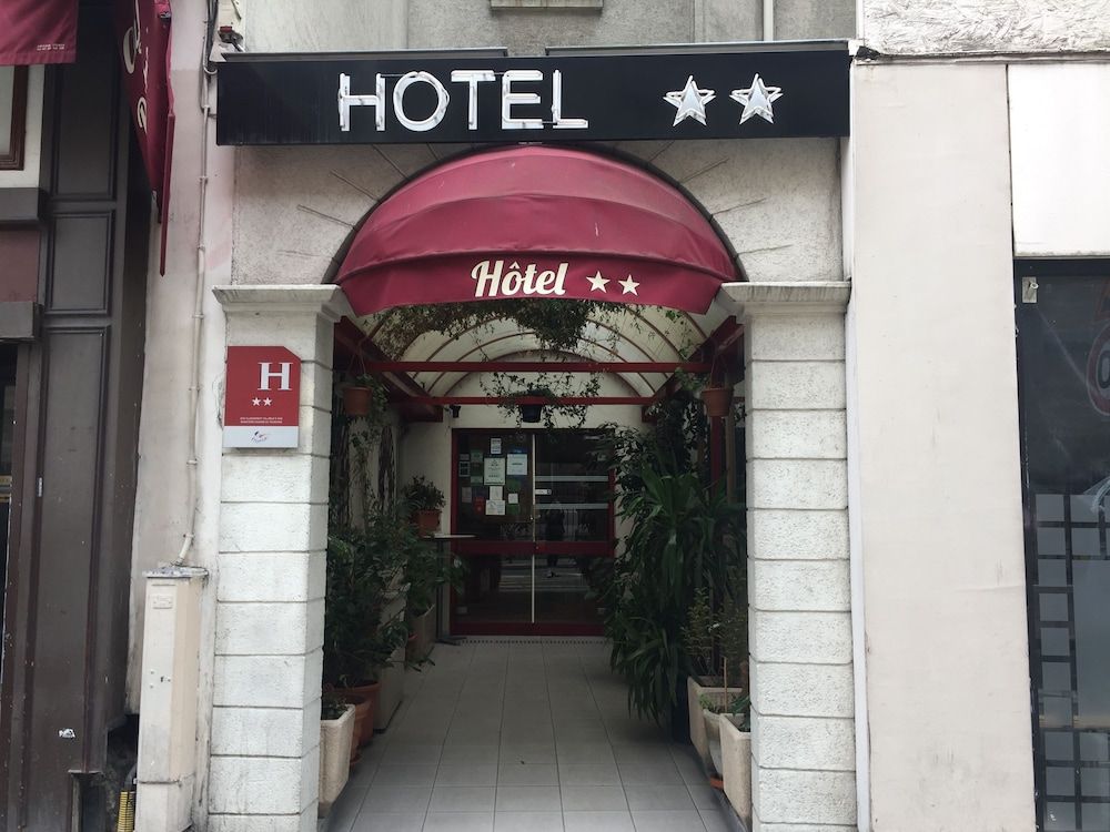 Hôtel De La Perdrix Rouge 2