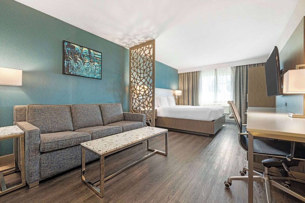 Best Western Plus Temecula Wine Country Hotel & Suites 1