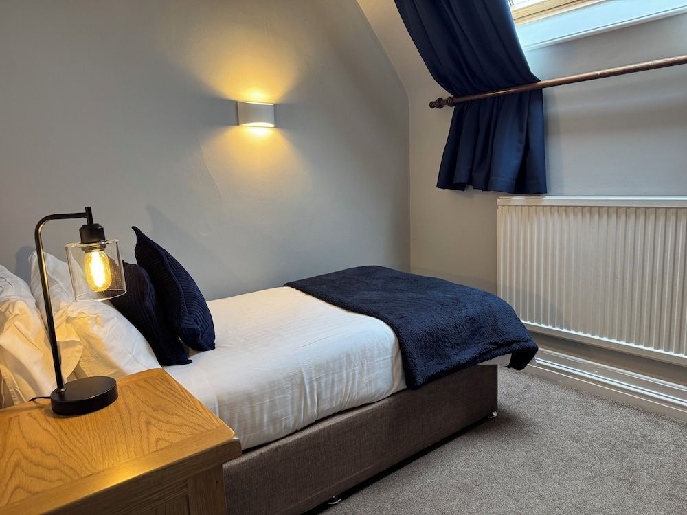 Oaklands Hotel 1