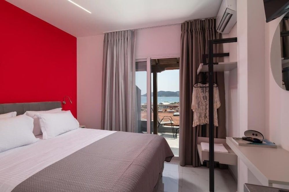 Blue Horizon Sarti - Stylish Quad Seaview Getaway 1