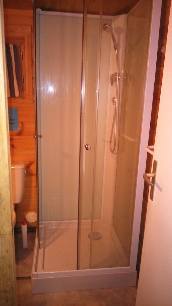 Camping Le Faillal - Cabanes et chalets 2