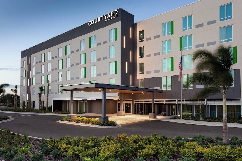 Courtyard by Marriott Winter Haven 1