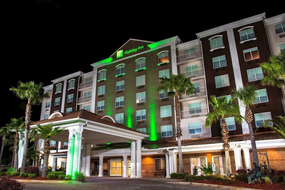 Holiday Inn & Suites LAKE CITY by IHG 1