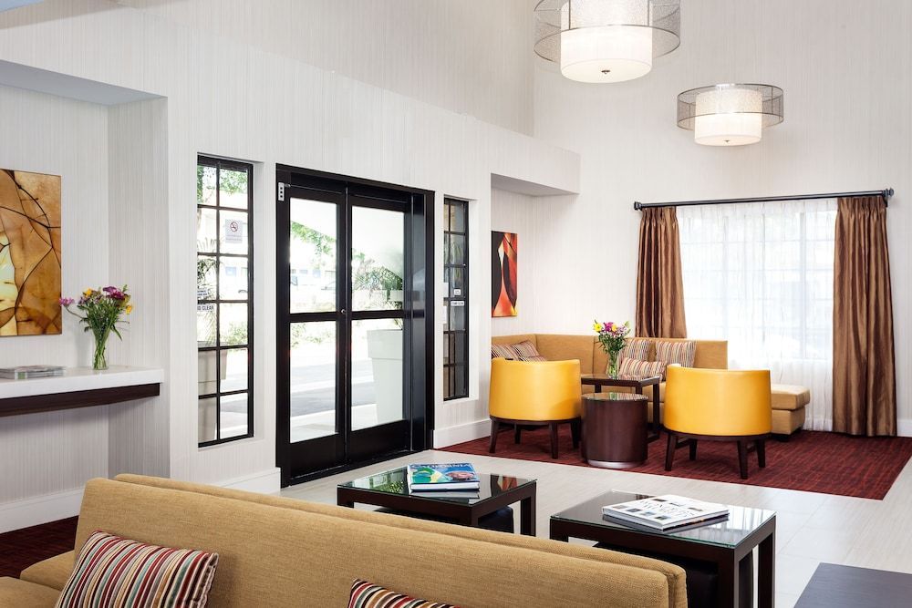 Holiday Inn Express SIMI VALLEY by IHG 2