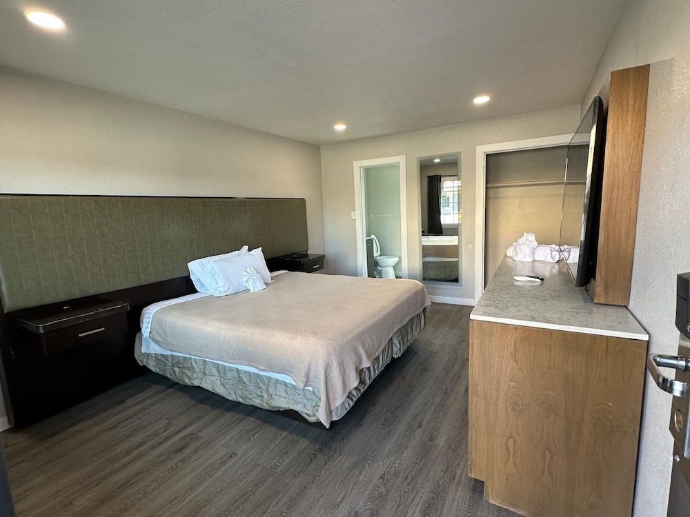 US MOTEL 2
