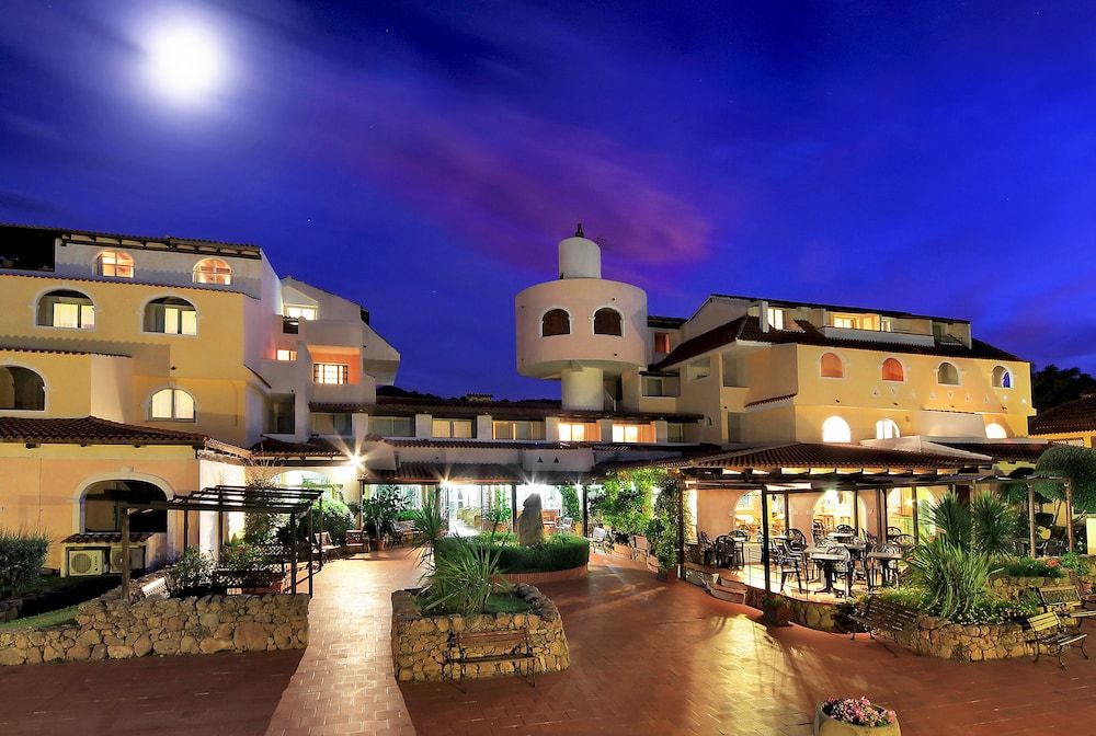 Colonna Beach Hotel Marinella 1