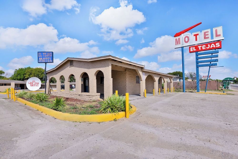 EL TEJAS MOTEL 1